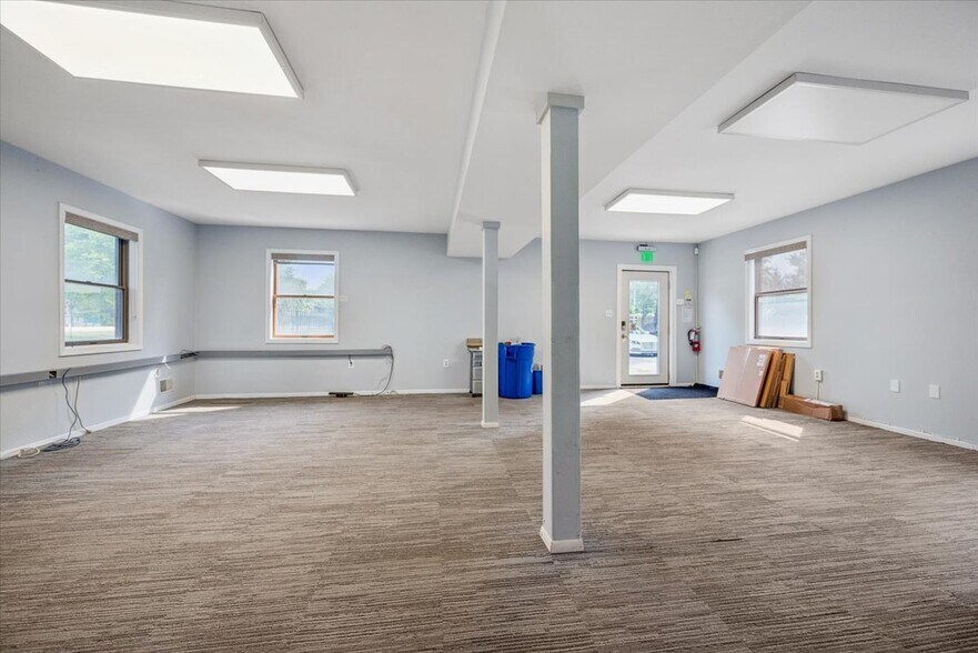 More Photos Of 1924 US Highway 22, Bound Brook Office For Sale