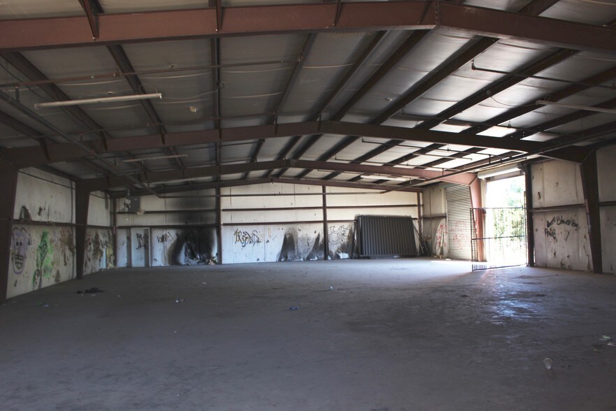 More Photos Of 1562 E Forrest Ave, East Point Industrial For Sale