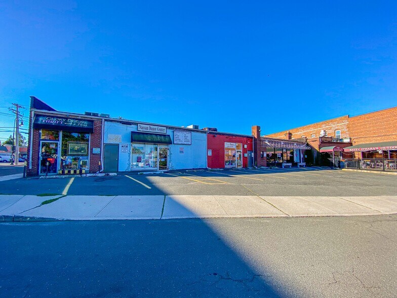 More Photos Of 851 Merrick Rd, Baldwin General Retail For Sale
