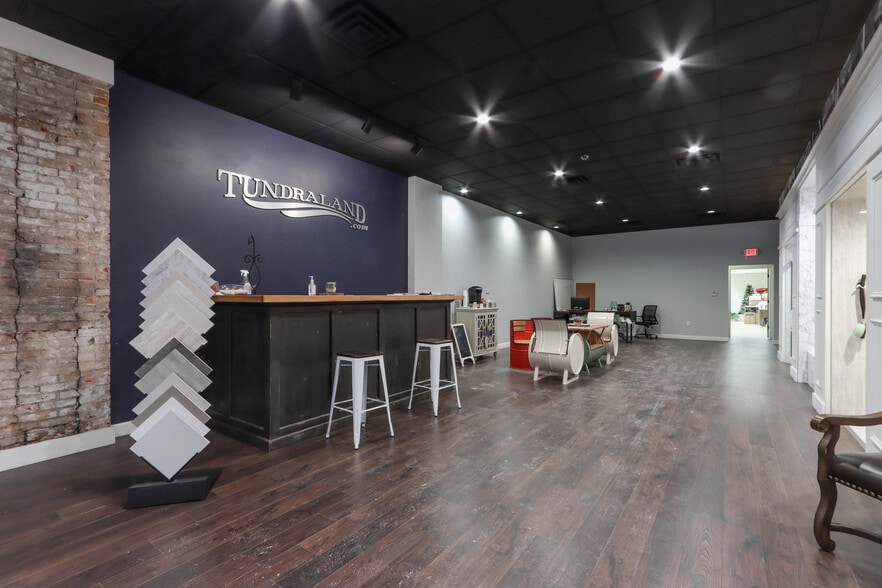 More Photos Of 305 N 3rd St, Wausau Storefront Retail Residential For Lease