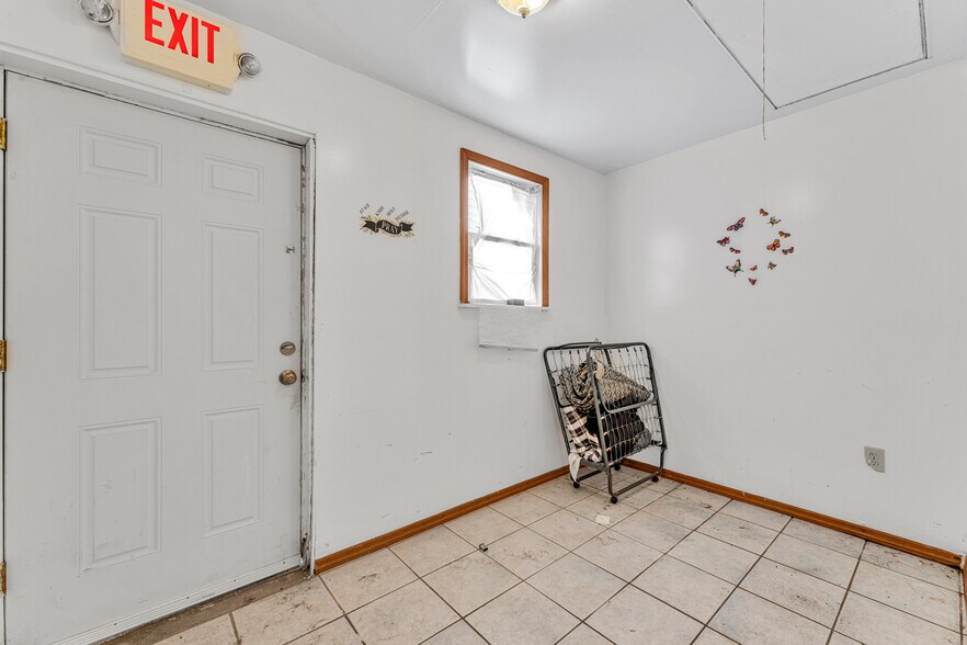 More Photos Of 3807 Pacific Ave, Wildwood Office Residential For Sale