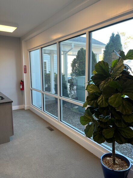 More Photos Of 64 Wall St, Madison Office Residential For Lease