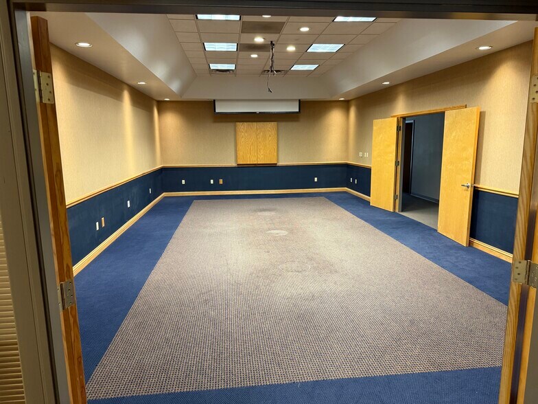 More Photos Of 4600 Mcleod Rd NE, Albuquerque Storefront Retail Office For Sale