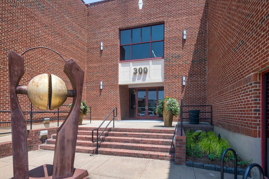 More Photos Of 300 Market St, Chapel Hill Medical For Lease