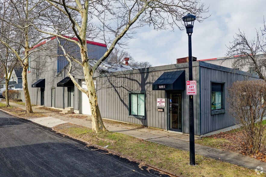 More Photos Of 107 Norris Dr, Rochester Warehouse For Lease