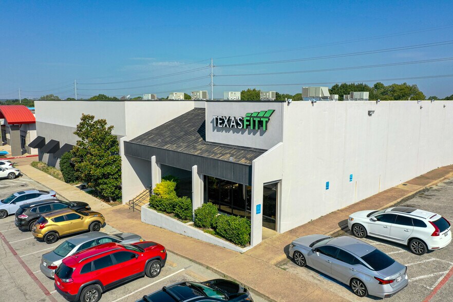 Primary Photo Of 1917 W Pioneer Pky, Arlington General Retail For Sale