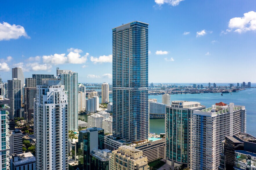 More Photos Of 1100 Brickell Bay Dr, Miami Office For Sale