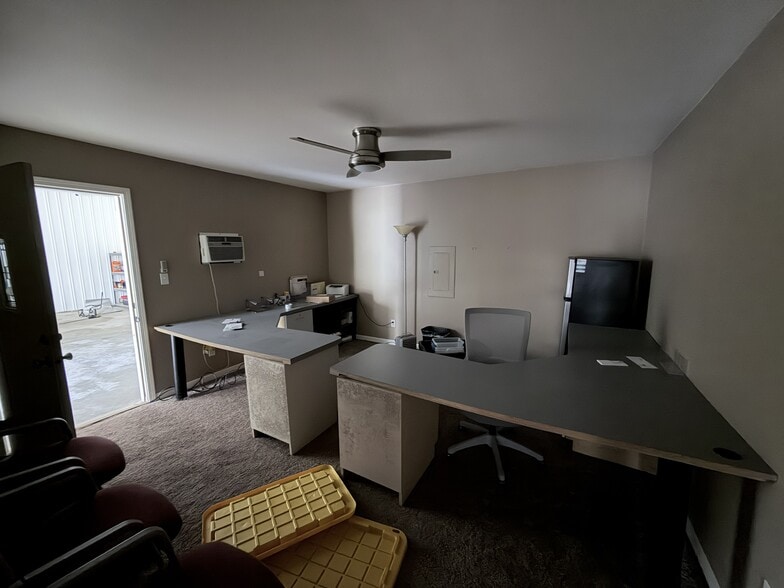 More Photos Of 810 N Dr Martin Luther King Jr Blvd, Muncie Freestanding For Sale