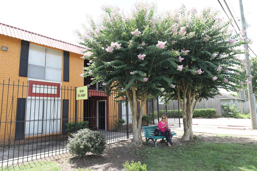 More Photos Of 701 Preston, Pasadena Apartments For Sale