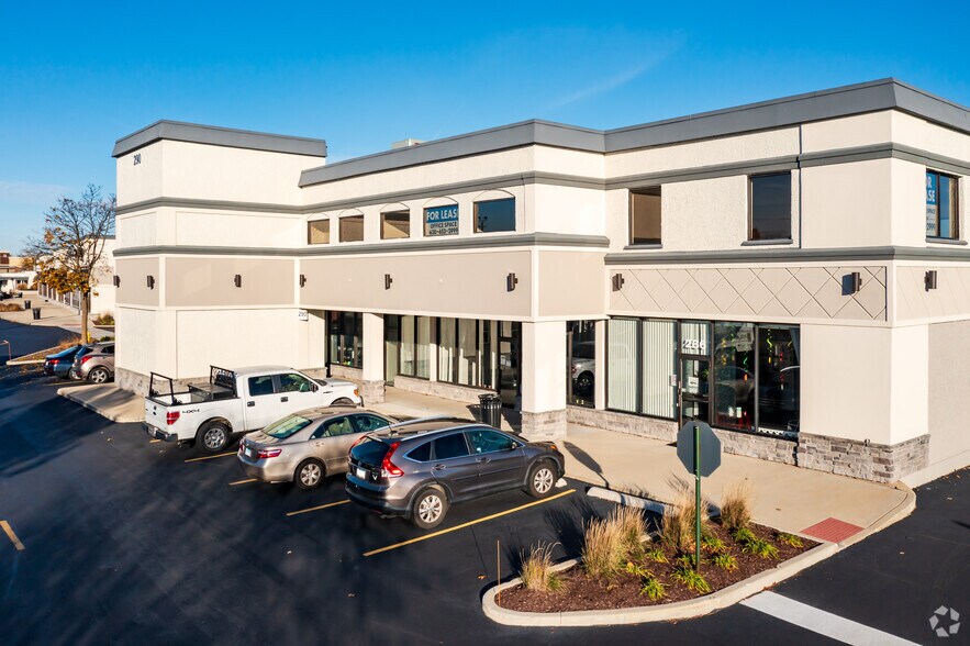 More Photos Of 240-292 Town Center Ln, Glendale Heights Unknown For Lease