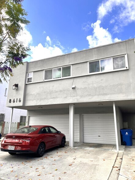 More Photos Of 8616 Gregory Way, Los Angeles Apartments For Sale
