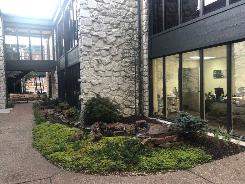 More Photos Of 5513-5539 S Lewis Ave, Tulsa Office For Lease