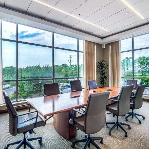 More Photos Of 4355 Weaver Pky, Warrenville Office For Lease