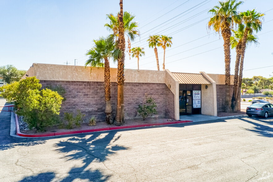 Primary Photo Of 2470 E Flamingo Rd, Las Vegas Medical For Lease