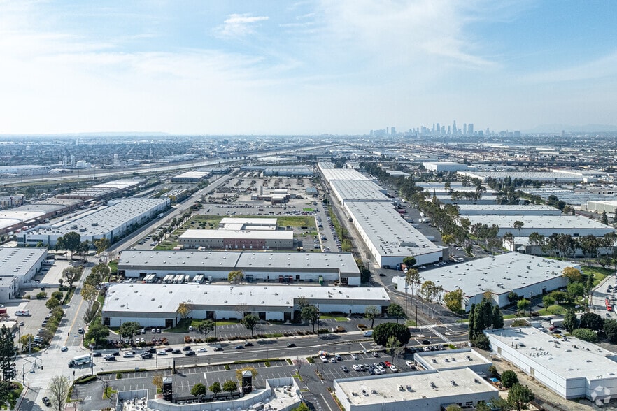 More Photos Of 4821-4845 Eastern Ave, Bell Distribution For Lease