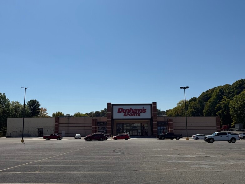 Primary Photo Of 4495-4499 Mall Dr, Steubenville Freestanding For Lease