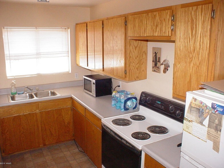 More Photos Of 405 W Vista Dr, Holbrook Service For Sale