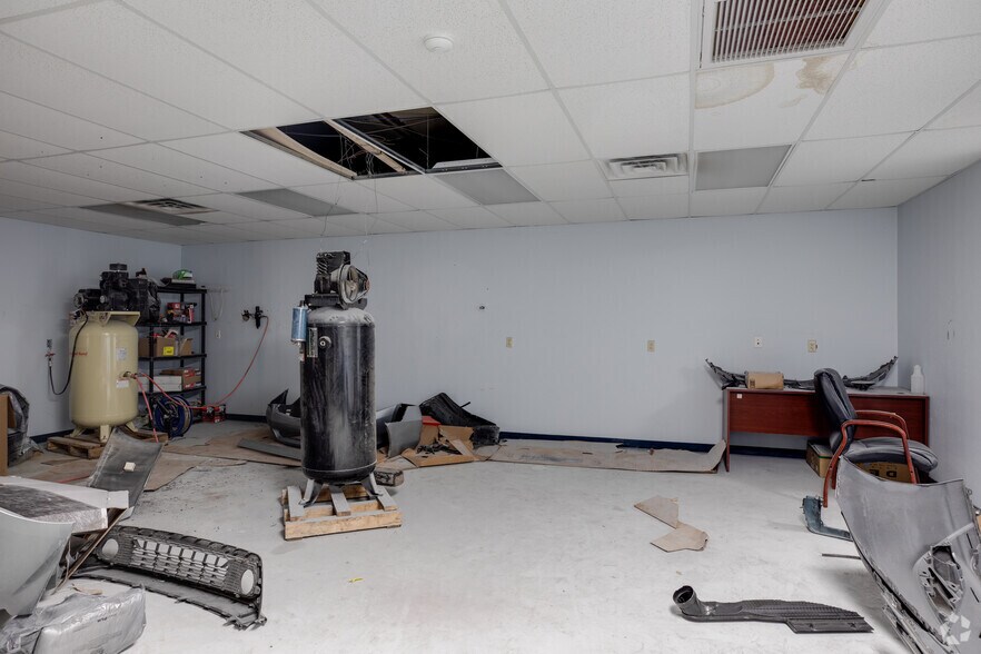 More Photos Of 9211 N 9th Ave, Phoenix Service For Sale