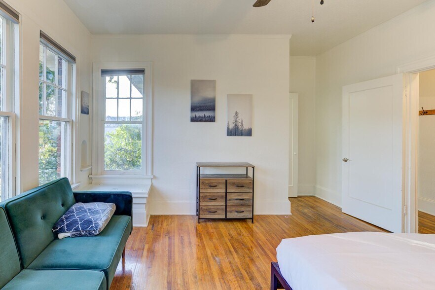 More Photos Of 196 N Auburndale St, Memphis Apartments For Sale