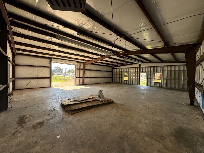 More Photos Of 1313 Driftwood Dr, Bossier City Office For Lease