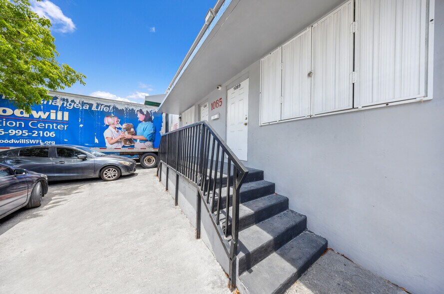 More Photos Of 1085-1089 E 27th St, Hialeah Warehouse For Lease