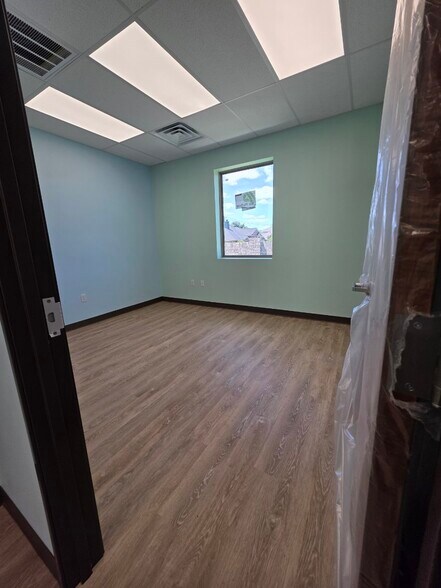 More Photos Of 1020 N Murphy Rd, Murphy Medical For Lease