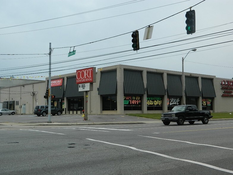 More Photos Of 3777 Winchester Rd, Memphis Showroom For Lease