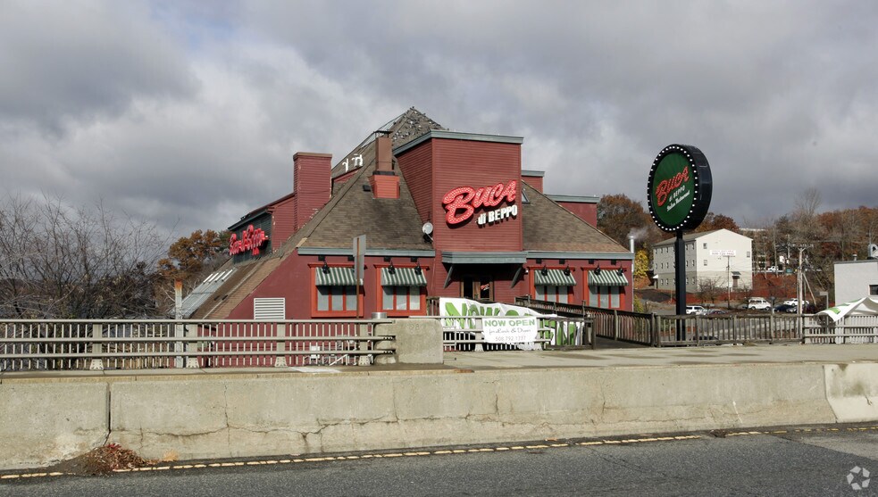 More Photos Of 7 Boston Tpke, Shrewsbury Restaurant For Lease