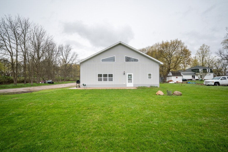 More Photos Of 410 Division st, Hersey Auto Repair For Sale