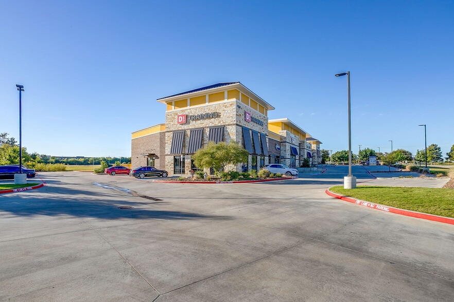 More Photos Of 1826 Cannon Dr, Mansfield Restaurant For Lease