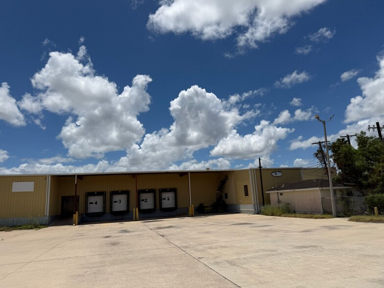 More Photos Of 1300 W US Highway 83, Alamo Warehouse For Sale