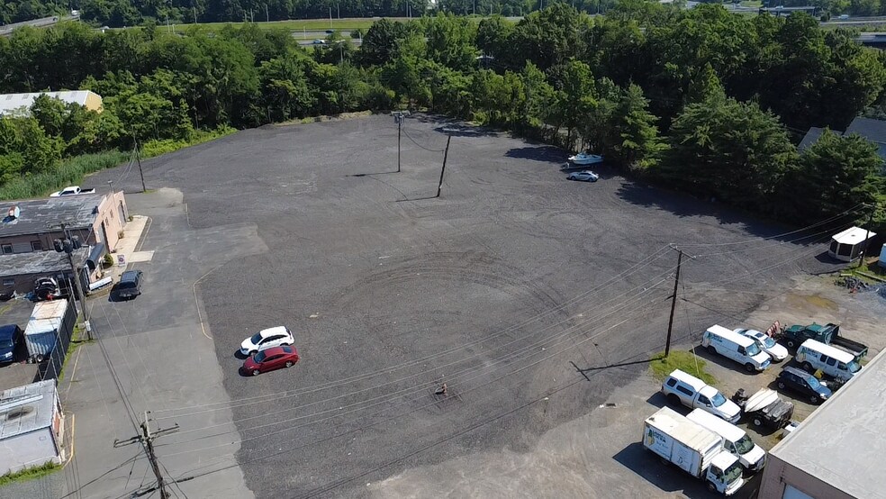 More Photos Of 740 Lloyd Rd, Aberdeen Truck Terminal For Lease