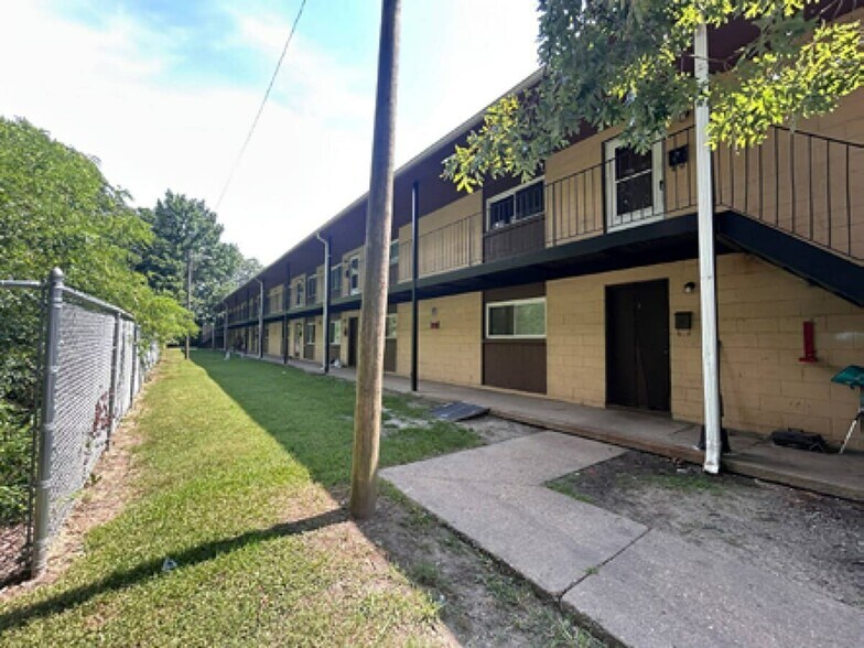 More Photos Of 600 74th St, Newport News Apartments For Sale