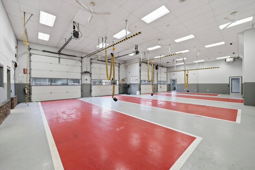 More Photos Of 525 Oakland Ave, Berlin Flex For Lease
