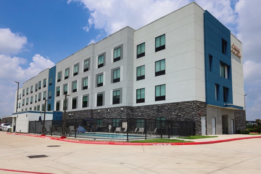 More Photos Of 14120 Karissa Ct, Houston Hotel For Sale
