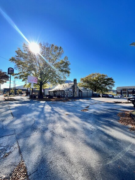 Primary Photo Of 3147 Broad St, Chattanooga Restaurant For Lease