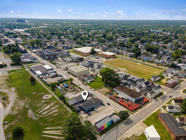 More Photos Of 1122 Deloss St, Indianapolis Warehouse For Sale