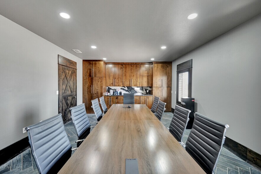 More Photos Of 9013 W County Road 160, Midland Showroom For Sale