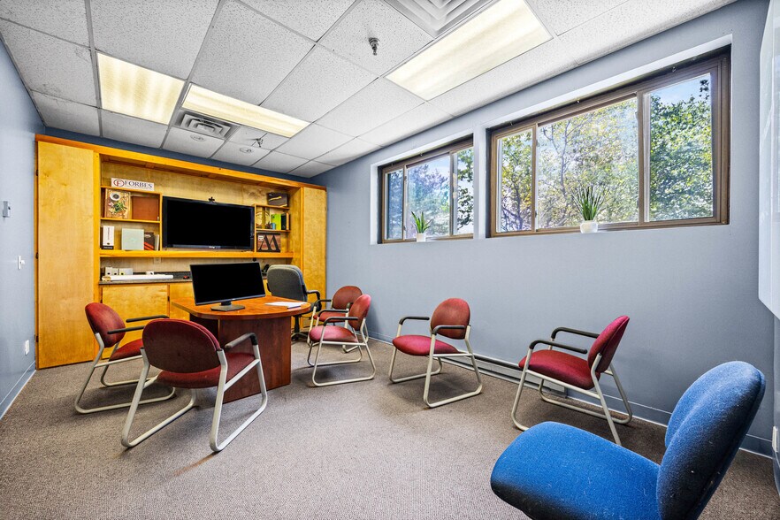 More Photos Of 10 Forbes St, Dansville Manufacturing For Lease