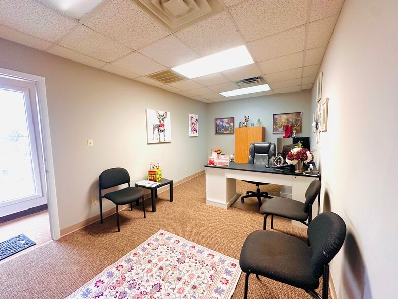 More Photos Of 110 Sunset Dr, Beckley Office For Lease