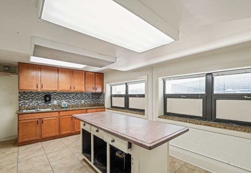 More Photos Of 216 & 218 Rigsbee Ave, Durham Office For Sale