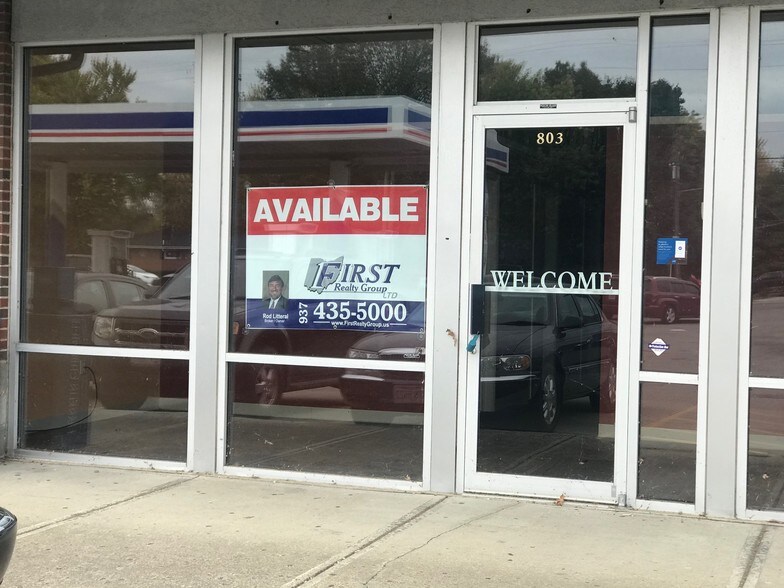 More Photos Of 801-809 W Central Ave, Carlisle Storefront For Lease