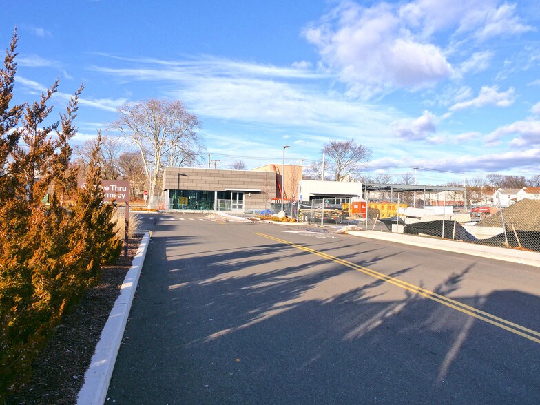 More Photos Of 249 Legion Ave, New Haven Drugstore For Lease