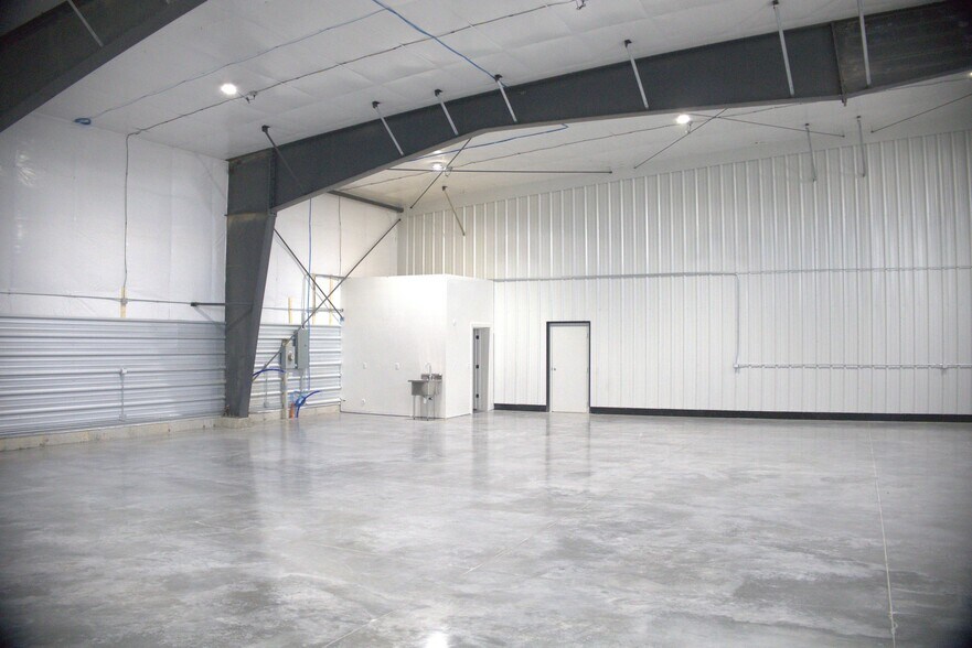 More Photos Of 162 Business Centre Cir, Driggs Warehouse For Lease
