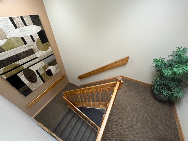 More Photos Of 19 Kilton Rd, Bedford Office For Lease