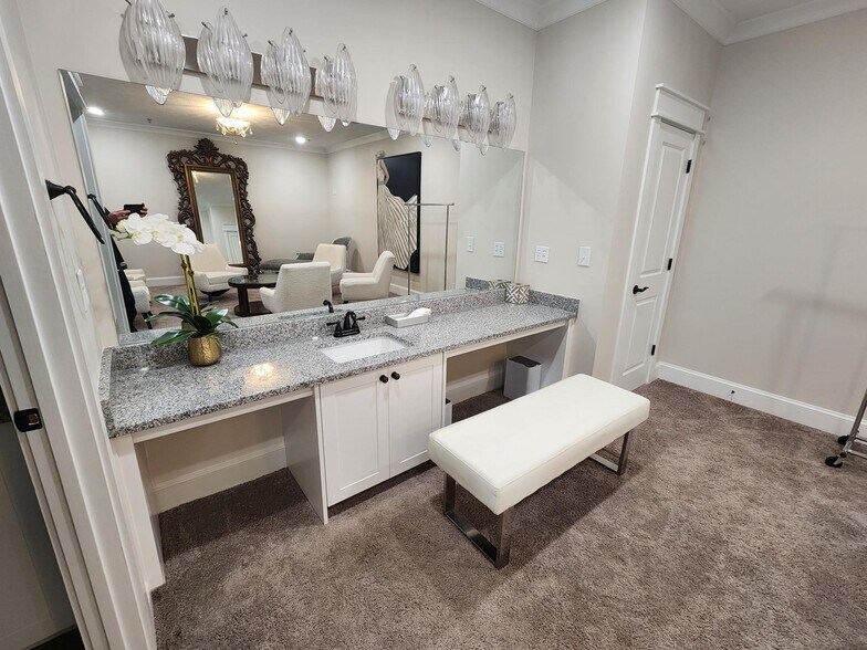 More Photos Of 232 Bordeaux Dr, Thomson Specialty For Sale