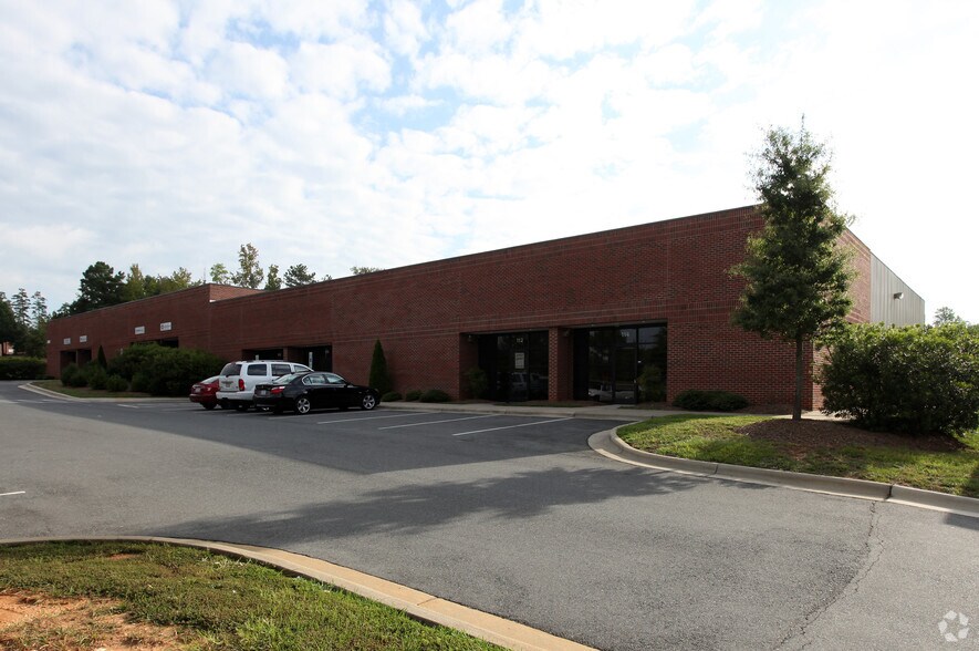 More Photos Of 8810 Westgate Park Dr, Raleigh Flex For Lease