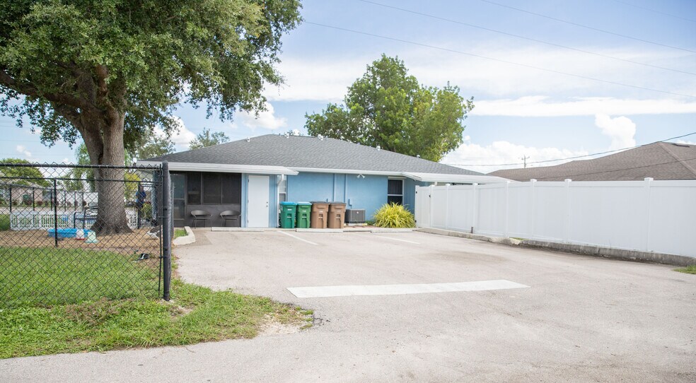 More Photos Of 2826 Santa Barbara Blvd, Cape Coral Freestanding For Sale