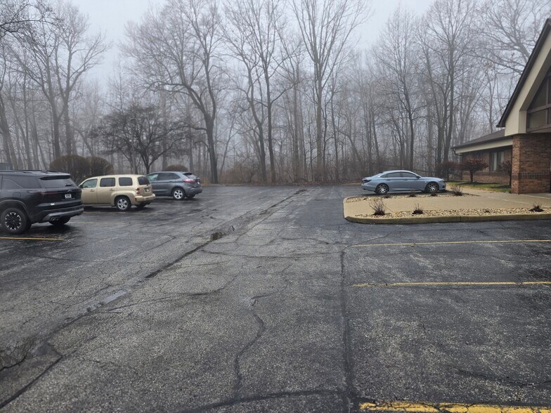 More Photos Of 5342 W Vermont St, Indianapolis Office For Sale