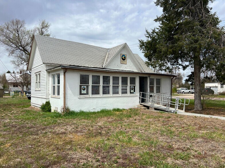 Primary Photo Of 332 N Main St, Gordon Flex For Sale